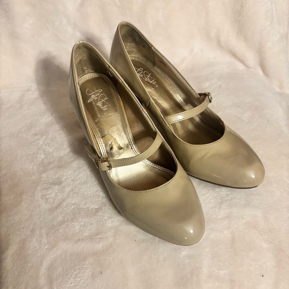 Life Stride Cream Mary Jane Heels